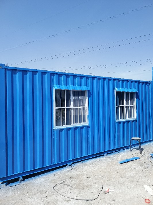 呼市彩钢房与集装箱房 灵活经济的选择